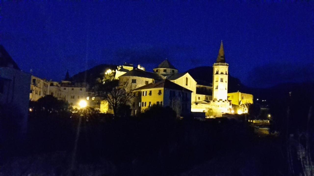 Appartement Casa Mariuccia A Due Passi Dal Mare à Finale Ligure Extérieur photo